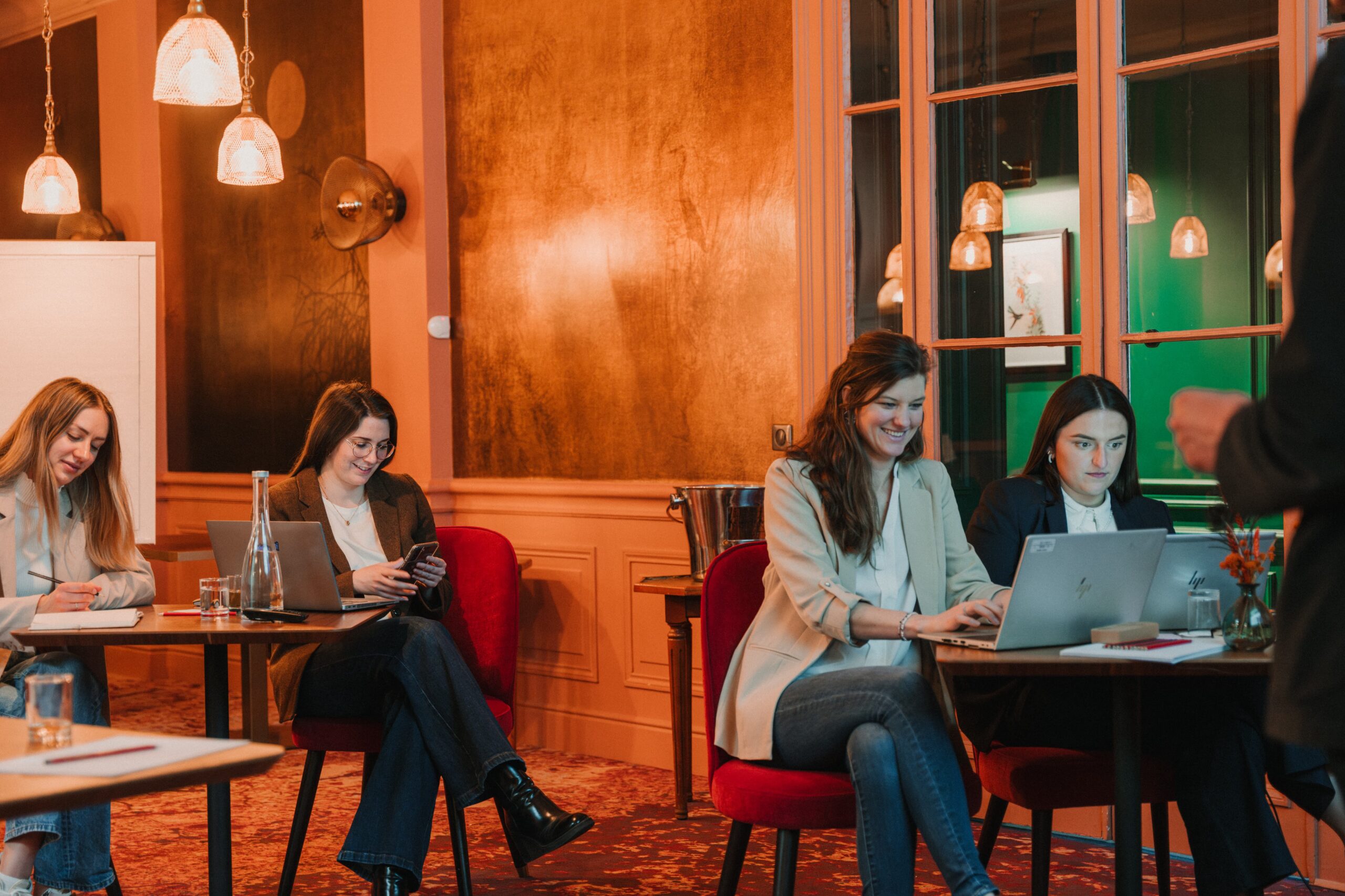 Échange professionnel et réunion